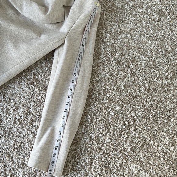 Zara Beige Overcoat Lapels, Two Black Buttons, Two Pockets Shoulder Pads Sz XS - Picture 8 of 8